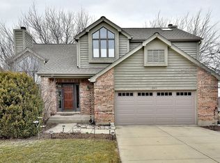 561 Young Ave, Batavia, IL 60510