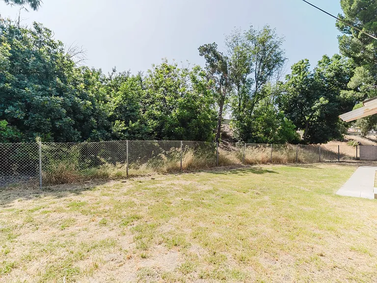 10826 Blucher Ave — Photo 28