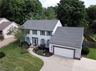 521 Lake Of The Woods Blvd, Akron, OH