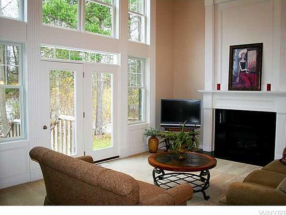 4th image of 4990 Waterford Ln