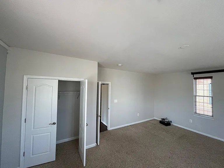 44037 Vaira Ter #290 — Photo 26
