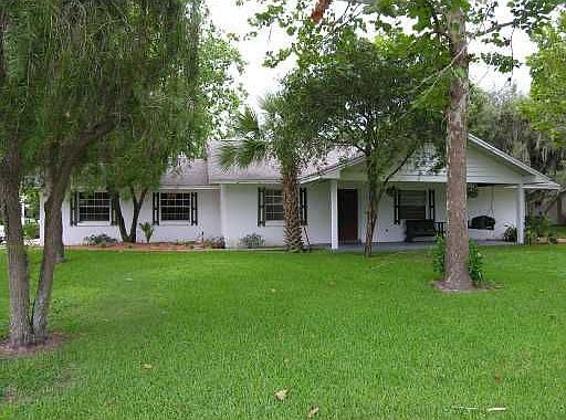 1st image of 901 Sandalwood Dr