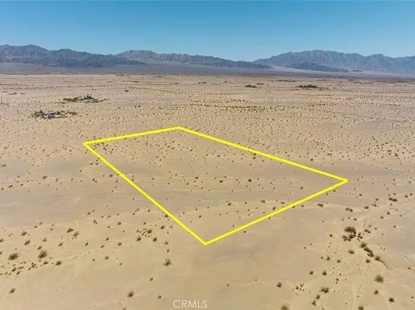 1234 Hollywood Ln, Twentynine Palms, CA 92277