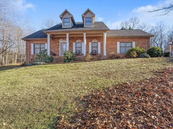 300 Greenview Dr, Rocky Mount, VA 24151