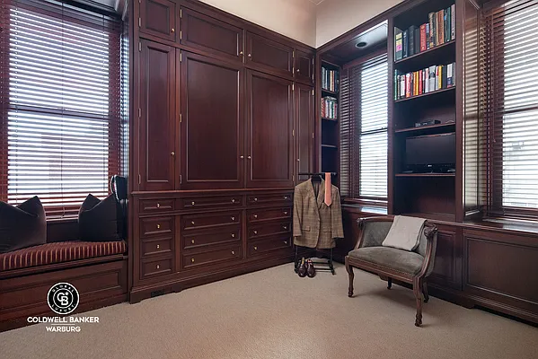 Sold by Coldwell Banker Warburg | media 11