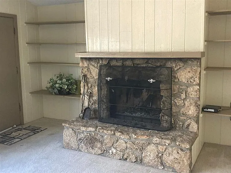 2033 N Country Club Dr — Photo 9