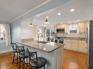 220 Lynn St, Peabody, MA 01960