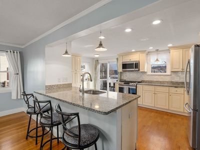 220 Lynn St, Peabody, MA, 01960