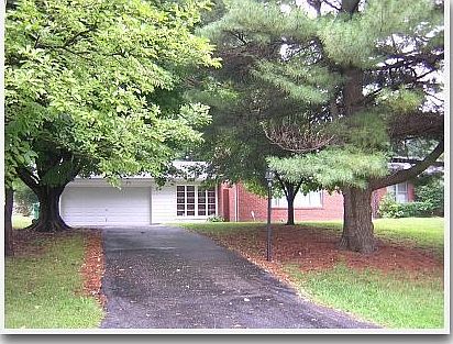 1st image of 10016 Knollcrest Dr