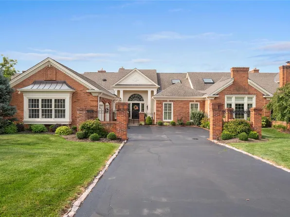 4 Woodbridge Manor Rd, Saint Louis, MO 63141