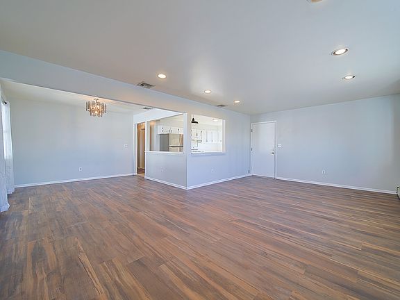 5th image of 28 Scudder St Floor 2