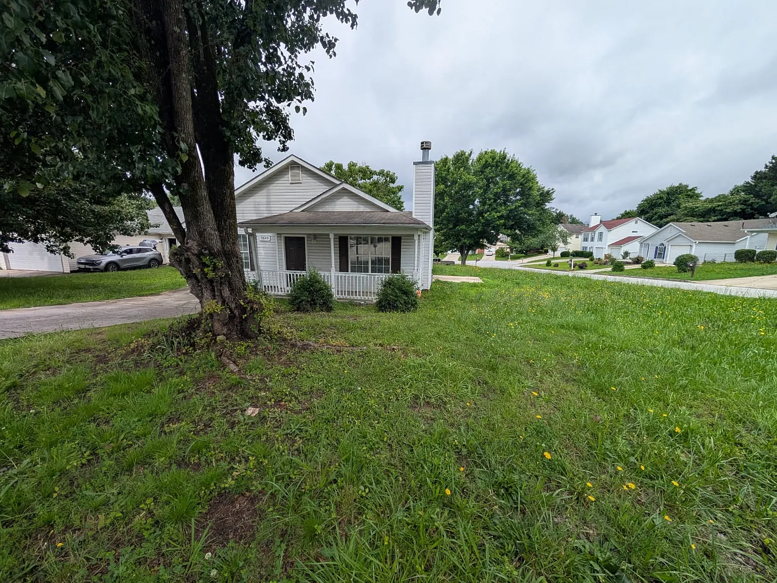 4 bed, 1339 sqft, $1,870 — Photo 2