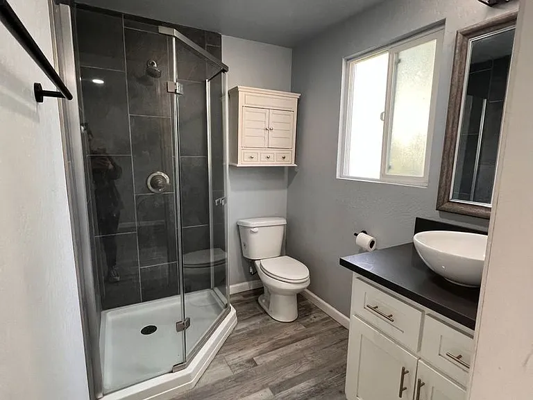 1617 W Burrel Ave — Photo 5
