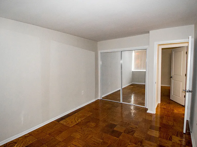 Heritage Park Apartments — Photo 90