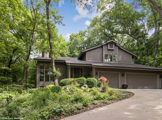 2415 Deer Creek Trl, Urbandale, IA 50323