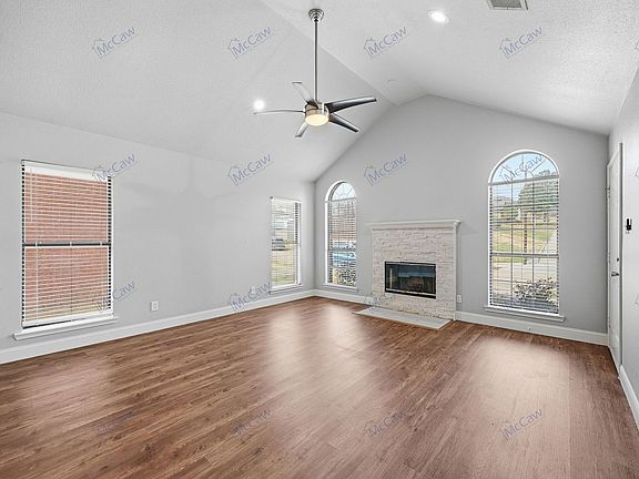 4th image of 720 Willow Oak Dr