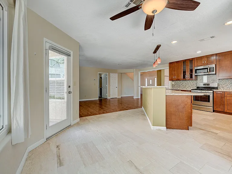 2733 Brookstone Ct — Photo 33
