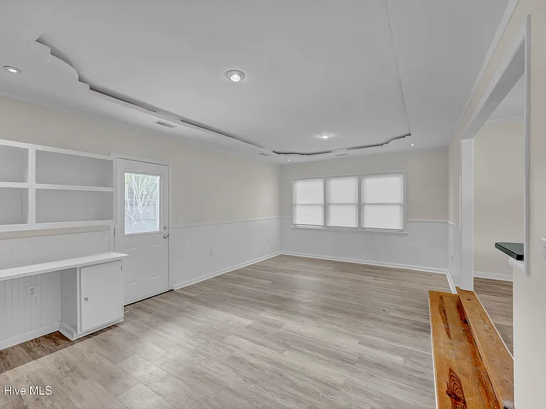 917 Wordsworth Dr — Photo 8
