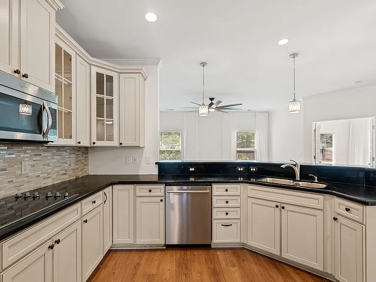 2816 Ortega Dr — Photo 15