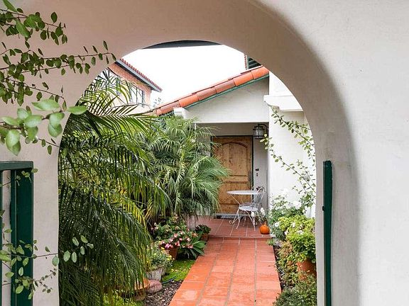 2nd image of 2939 Seahorse Ave