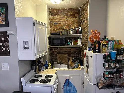 40 Anderson St Photo 1