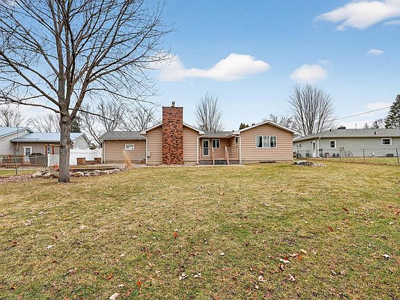 2nd image of 1119 Rachael St