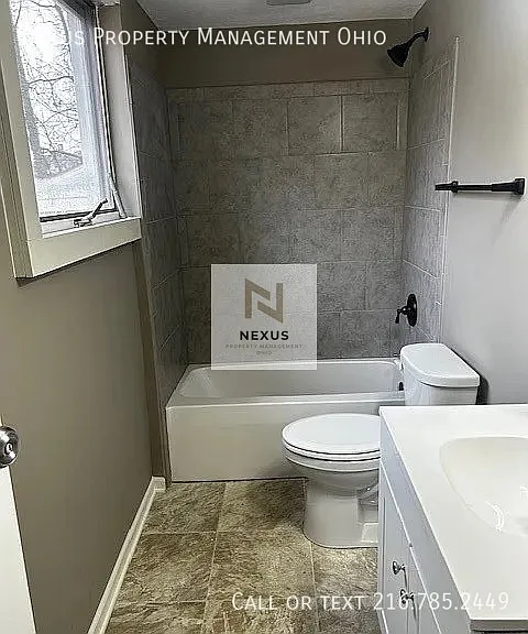 240 Arch St — Photo 4