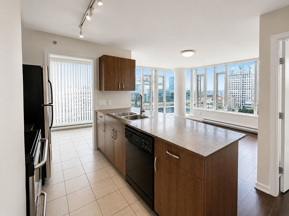 1st image of 610 Granville St #1110