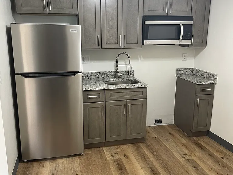 8 Medford St #3R — Photo 1