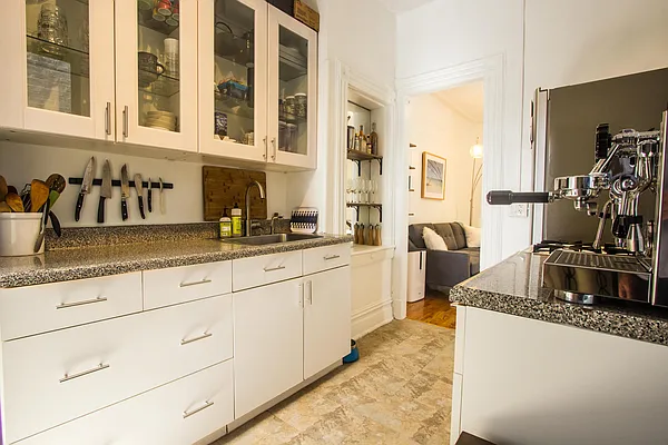 Rented by Maz Group NY | media 9