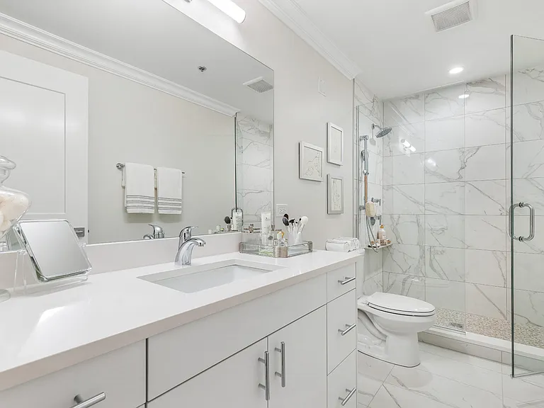 133 S Ashland Ave — Photo 14