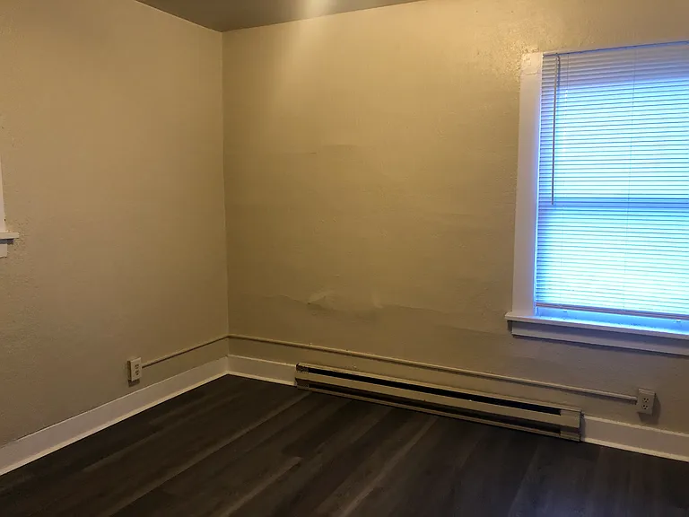 715 NE Maple St #B — Photo 11