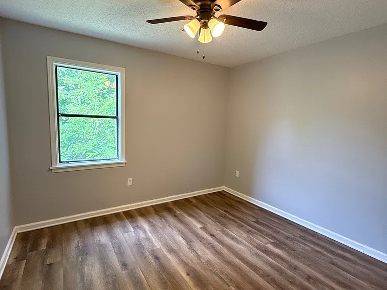 418 Hall Aly — Photo 6