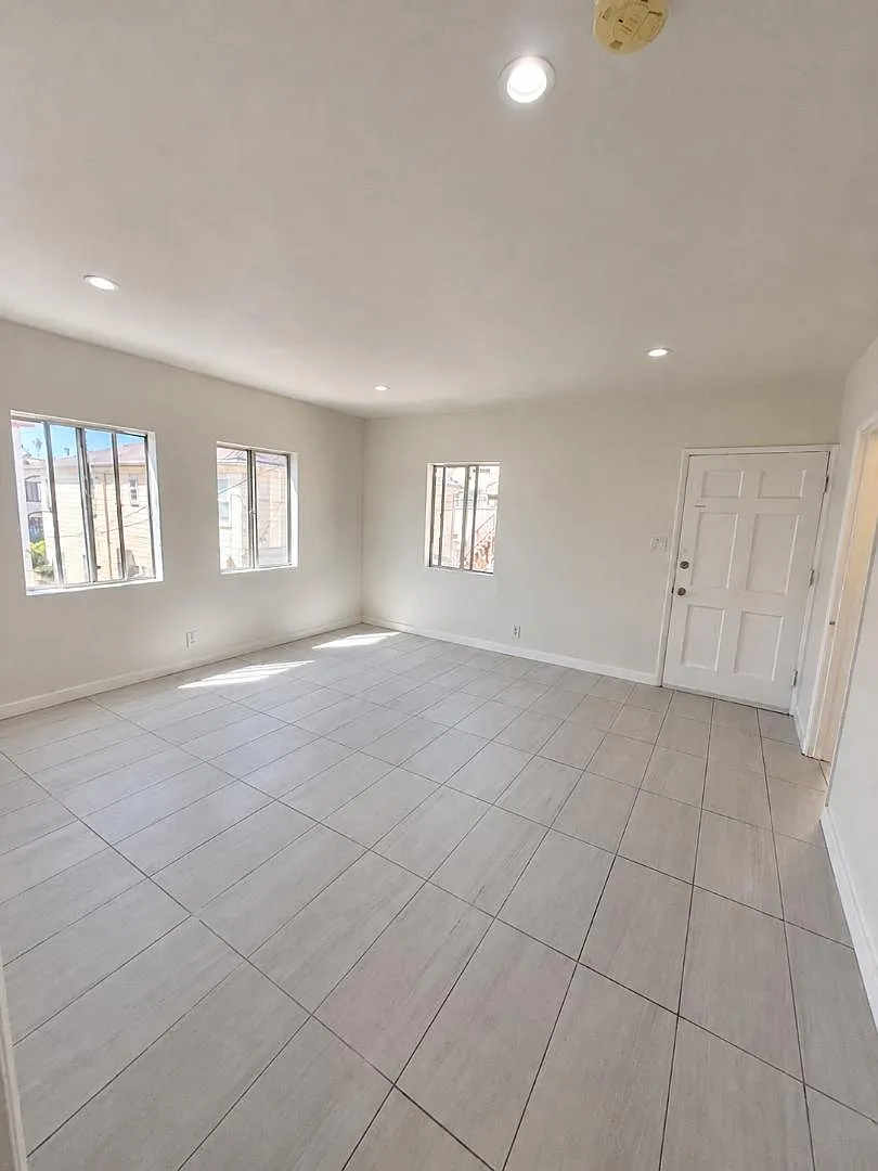 1514 S Bronson Ave - 1514 — Photo 2