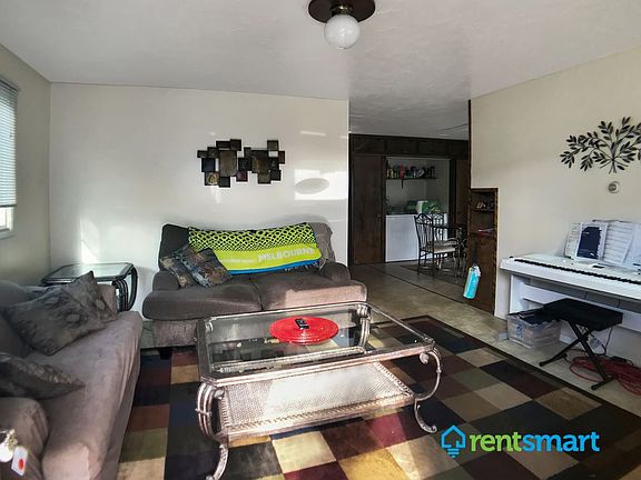 2nd image of 1625 1/2 Phillips St