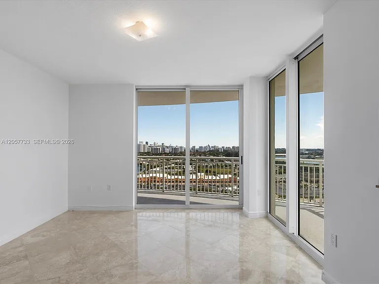 1745 E Hallandale Beach Blvd #2007W — Photo 8
