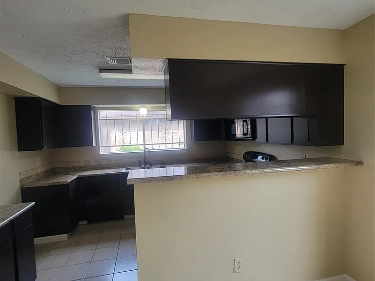 19330 Cypress Bay Dr — Photo 10