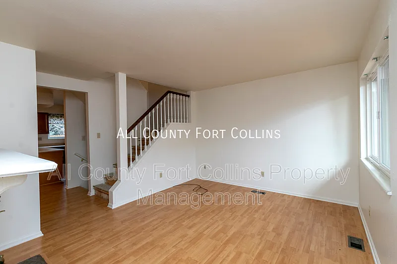 4 bed, 3.0 bath, 1860 sqft, $2,250 — Photo 2