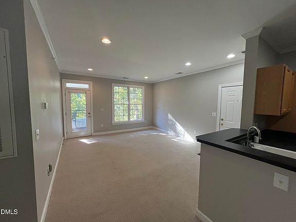 5th image of 522 Aberdeen Dr
