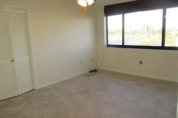 402 Port Royal Way — Photo 53