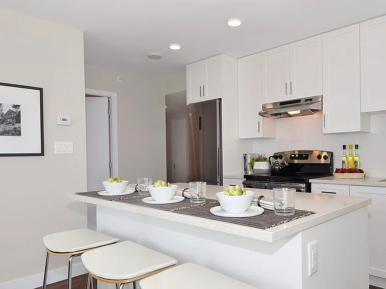 175 W 14th St — Photo 24