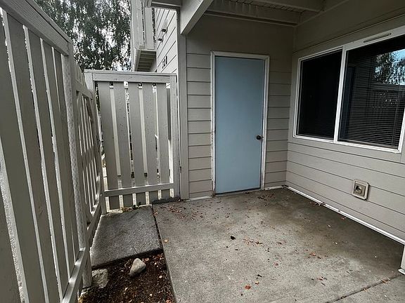 2nd image of 320 SE Barrington Dr APT A102