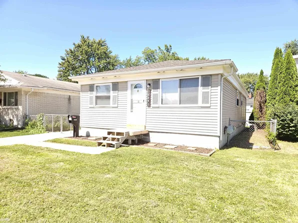 16841 Stephens Dr, Eastpointe, MI 48021