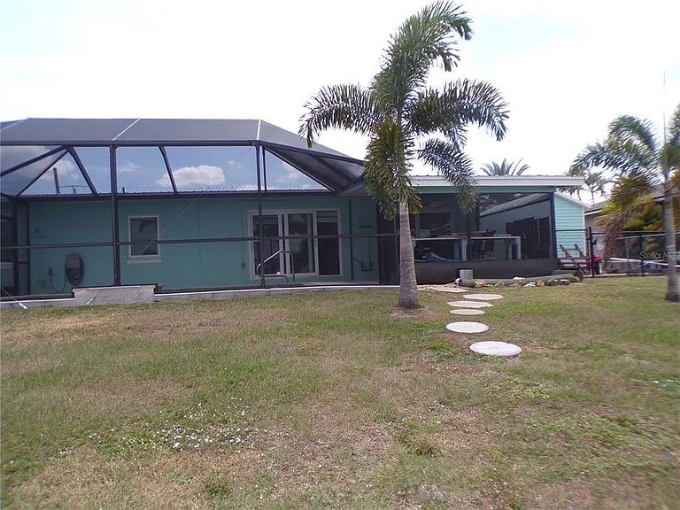 21088 Edgewater Dr — Photo 43