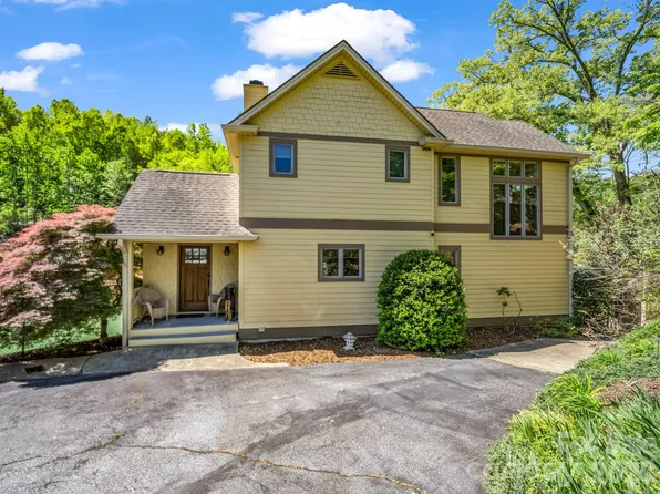 105 Tryon Bay Cir, Lake Lure, NC 28746