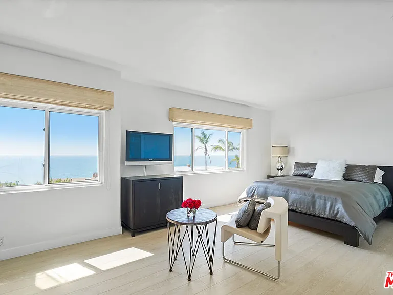 18101 Coastline Dr — Photo 16