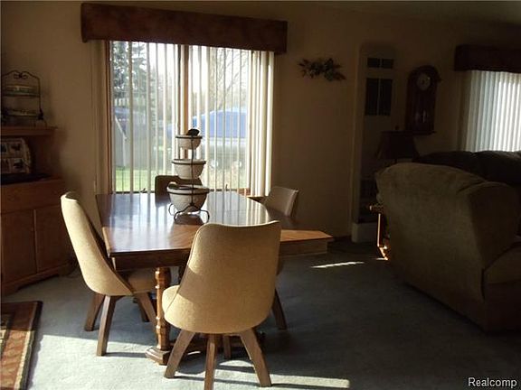 3rd image of 1831 Alton Cir