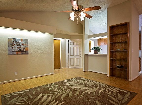 2nd image of 122 Cabana Dr