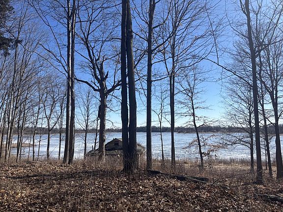 5th image of W6773 LAKESHORE CIRCLE
