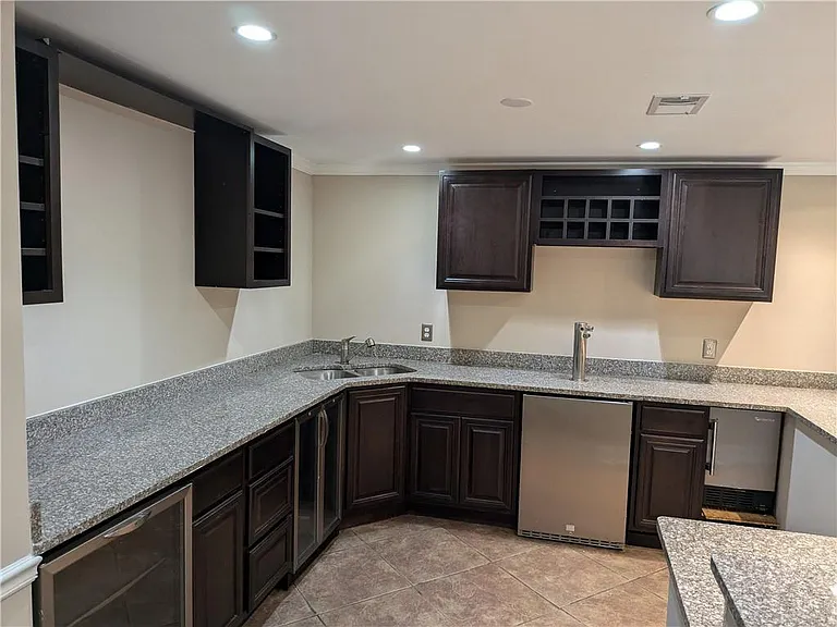 4401 Riverlake Way — Photo 6
